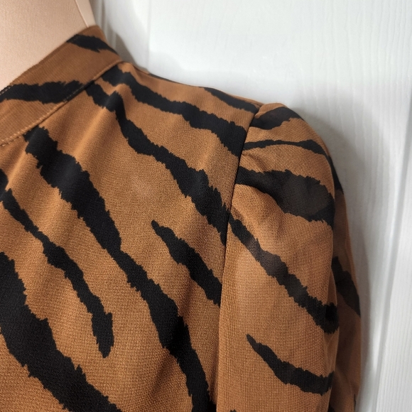 WHBM animal tiger print blouse sheer ruched puff sleeves - Picture 9 of 10